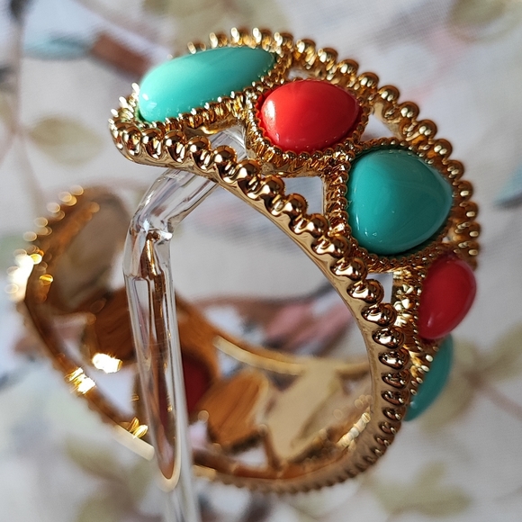 Lilly Pulitzer Shiny Gold Tone Cuff Bracelet Faux Turquoise and Coral NIB NEW - Picture 2 of 13
